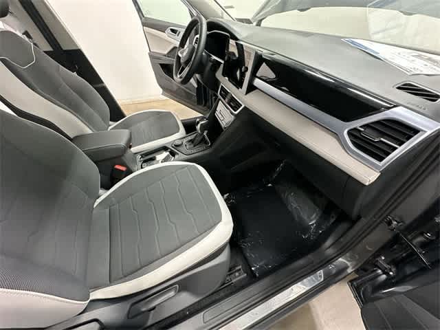 Thumbnail: 2025 Volkswagen Taos - 21