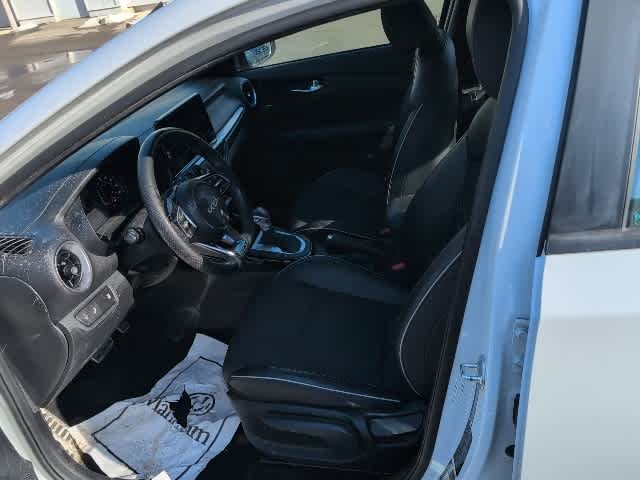 Thumbnail: 2023 Kia Forte - 12