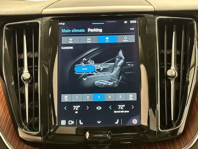 Thumbnail: 2023 Volvo XC60 - 15