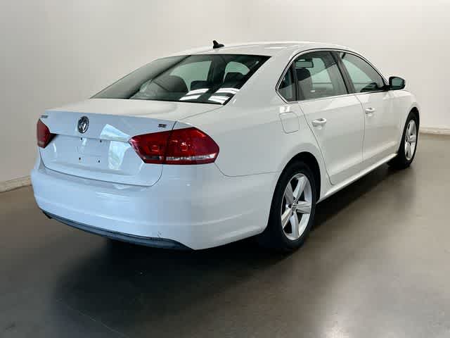 Thumbnail: 2013 Volkswagen Passat - 30