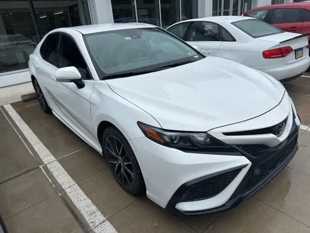 Thumbnail: 2022 Toyota Camry - 3