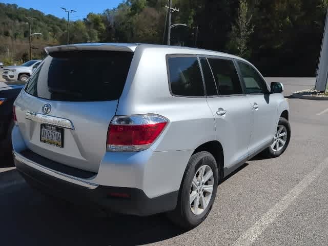 Thumbnail: 2013 Toyota Highlander - 4