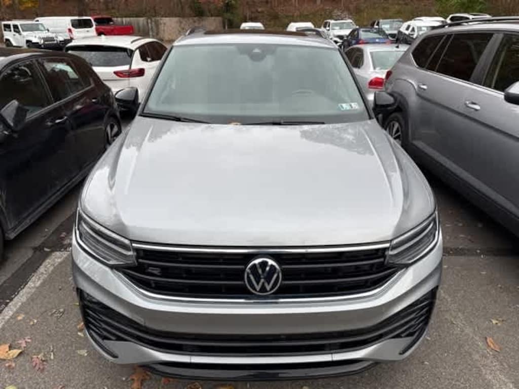 Used 2022 Volkswagen Tiguan SE R-Line Black SUV
