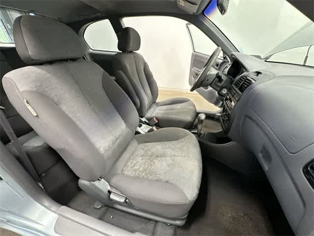 2003 Hyundai Accent  16