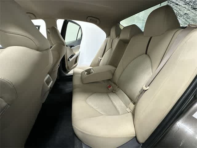 Thumbnail: 2018 Toyota Camry - 17