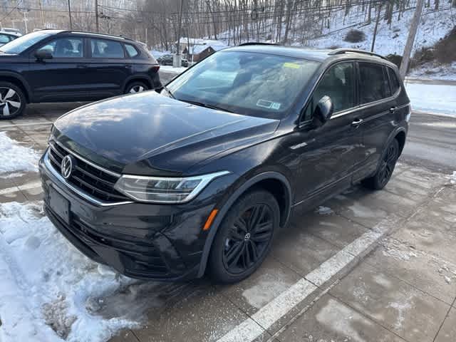 2022 Volkswagen Tiguan SE R-LINE BLACK's photo