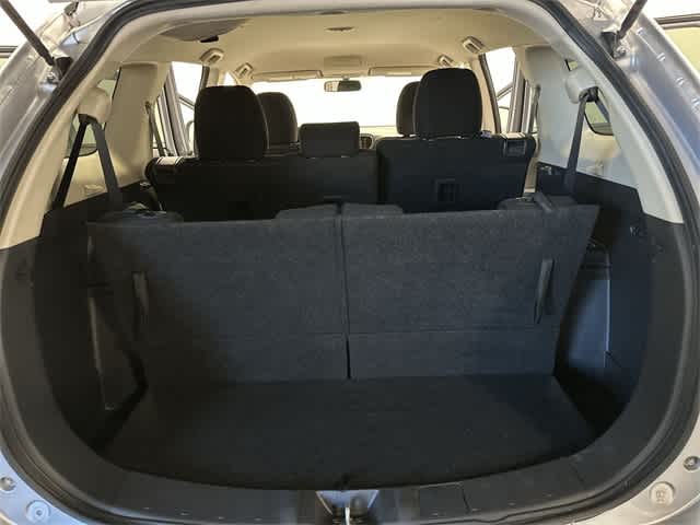 Thumbnail: 2016 Mitsubishi Outlander - 24