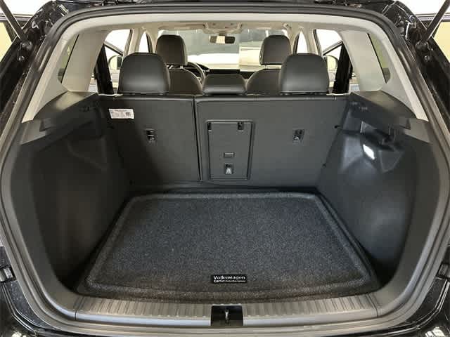 2025 Volkswagen Taos SEL 25