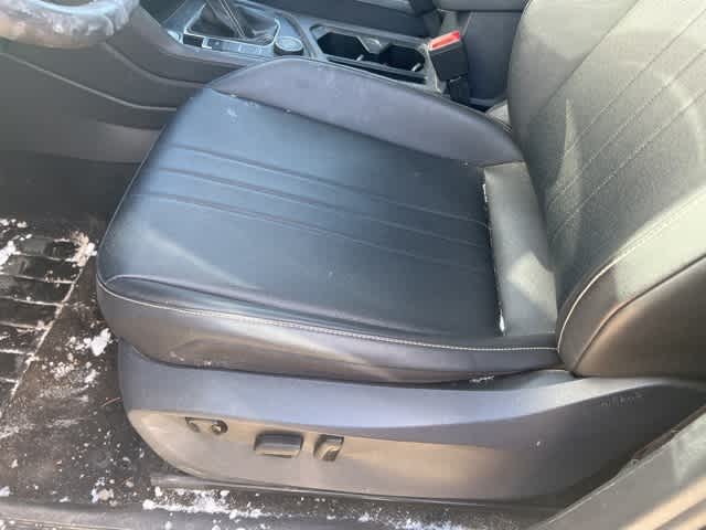 Thumbnail: 2022 Volkswagen Tiguan - 9