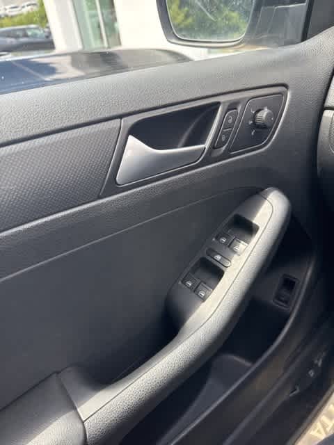 Thumbnail: 2014 Volkswagen Jetta - 19