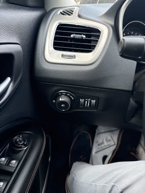 Thumbnail: 2018 Jeep Compass - 17