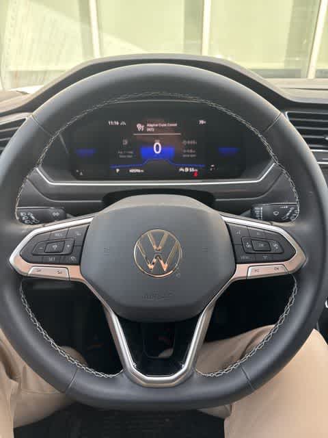 Thumbnail: 2023 Volkswagen Tiguan - 14