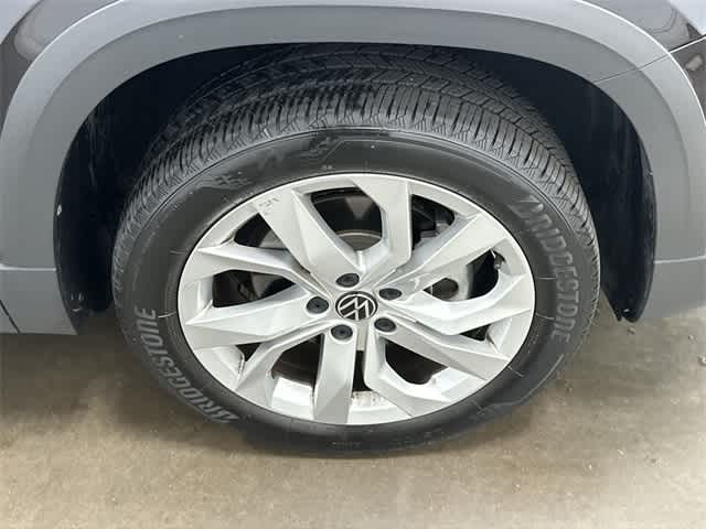 Thumbnail: 2023 Volkswagen Taos - 6