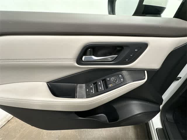 Thumbnail: 2023 Nissan Rogue - 19