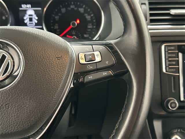 Thumbnail: 2017 Volkswagen Jetta - 10