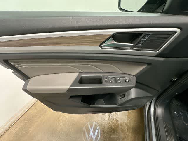 Thumbnail: 2023 Volkswagen Atlas - 19