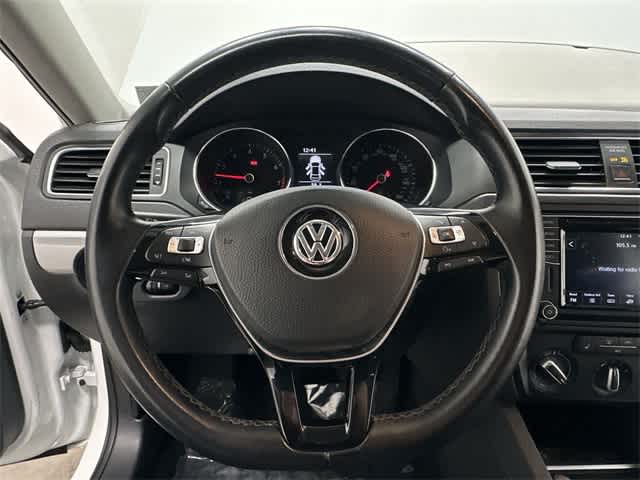Thumbnail: 2017 Volkswagen Jetta - 8