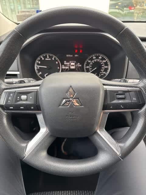Thumbnail: 2022 Mitsubishi Outlander - 13