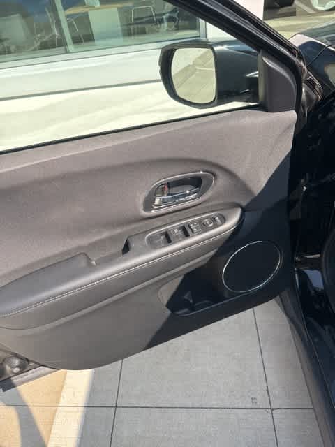 2022 Honda HR-V EX 12