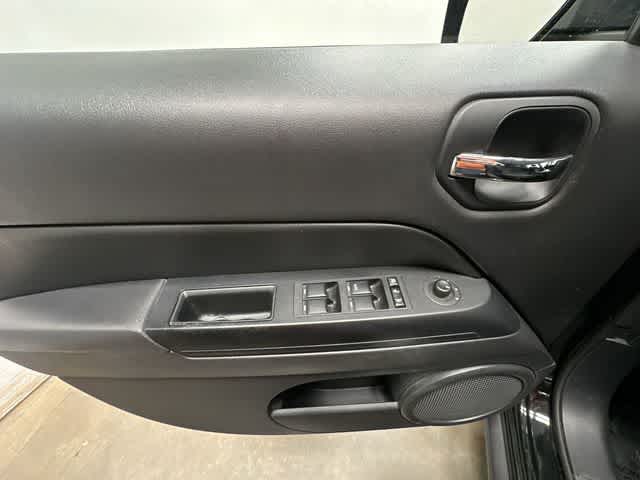 Thumbnail: 2015 Jeep Patriot - 14