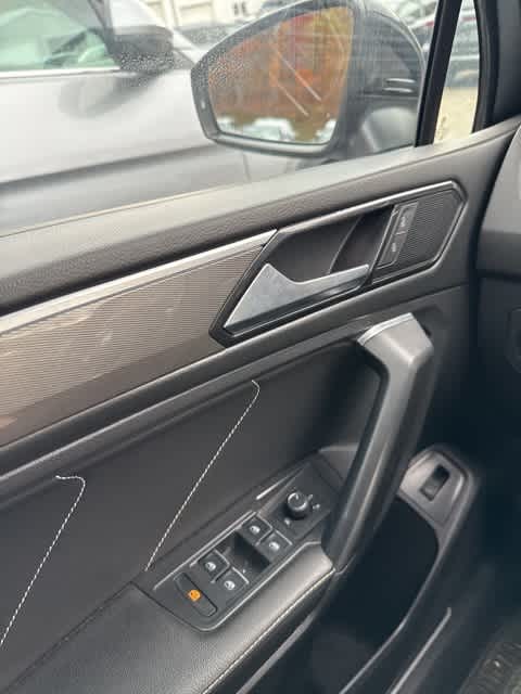 Thumbnail: 2022 Volkswagen Tiguan - 17