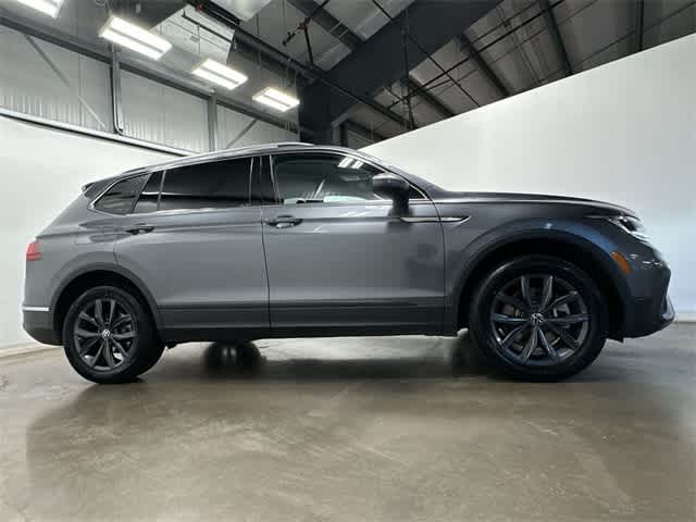 Thumbnail: 2022 Volkswagen Tiguan - 4