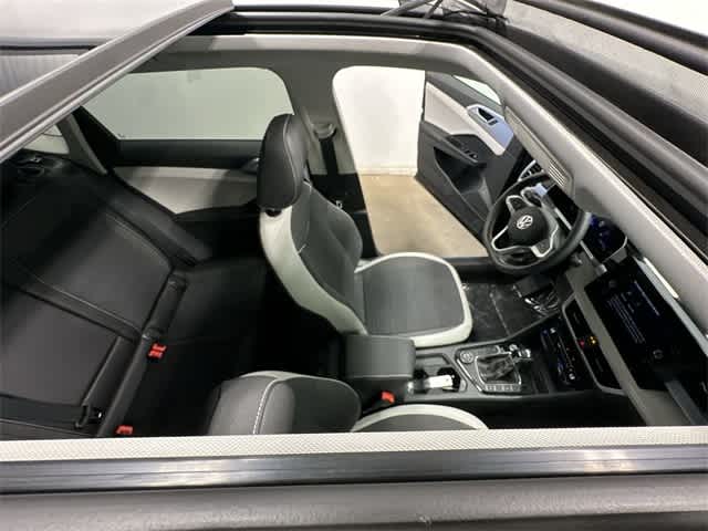 Thumbnail: 2025 Volkswagen Taos - 6