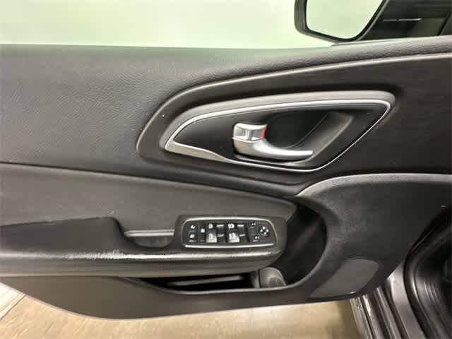 Thumbnail: 2015 Chrysler 200 - 16