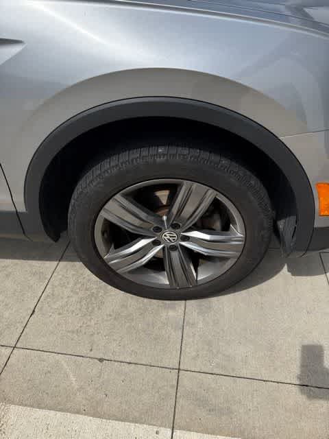 Thumbnail: 2020 Volkswagen Tiguan - 4