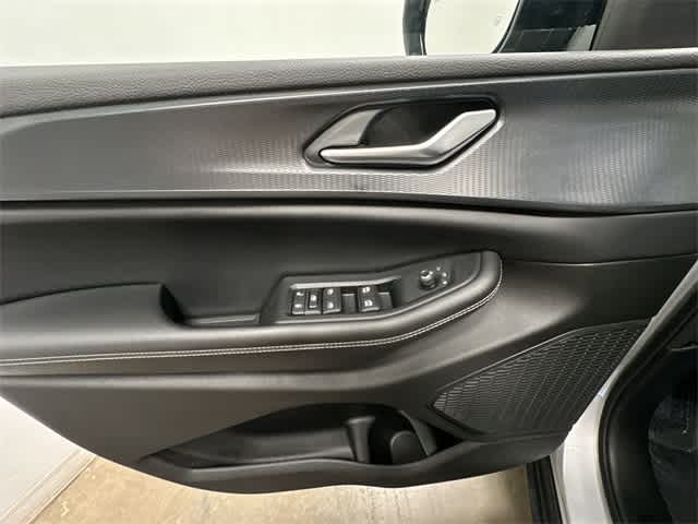 Thumbnail: 2023 Jeep Grand Cherokee - 19