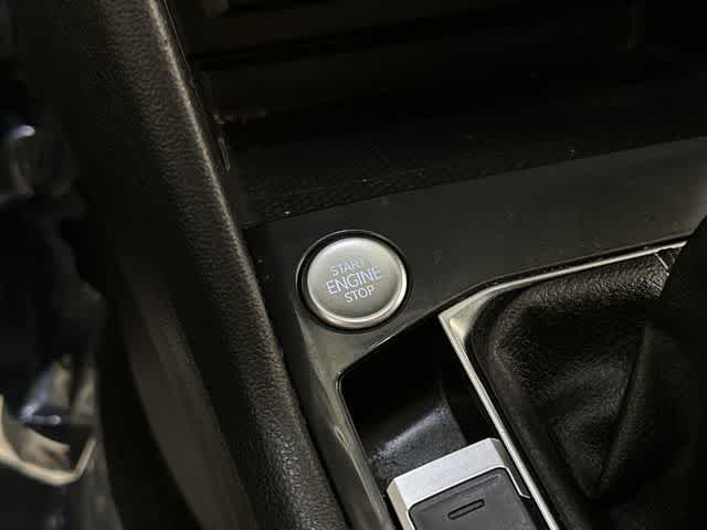 Thumbnail: 2022 Volkswagen Tiguan - 10