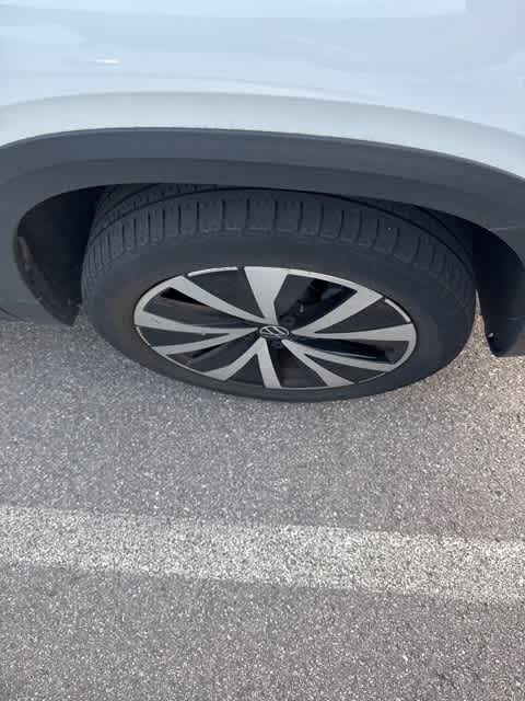 Thumbnail: 2022 Volkswagen Taos - 4