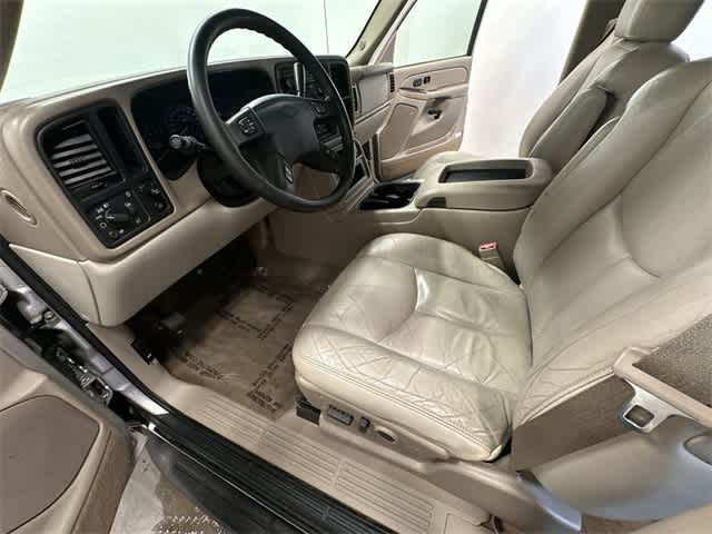 Thumbnail: 2004 Chevrolet Suburban - 12