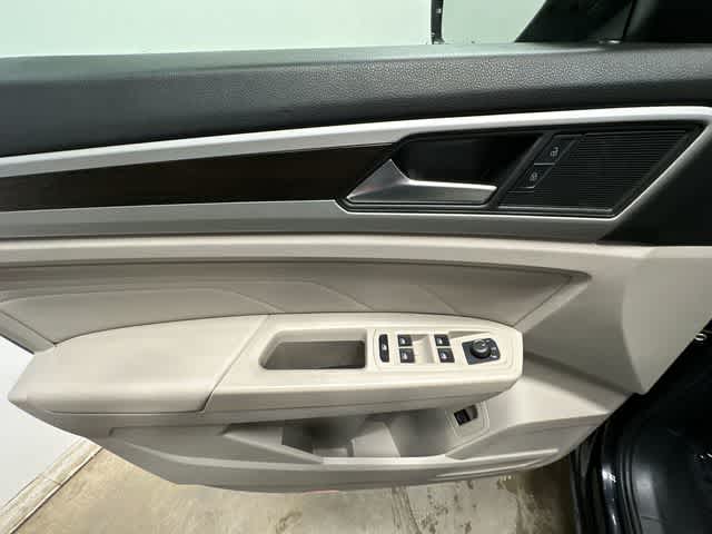 Thumbnail: 2023 Volkswagen Atlas - 18