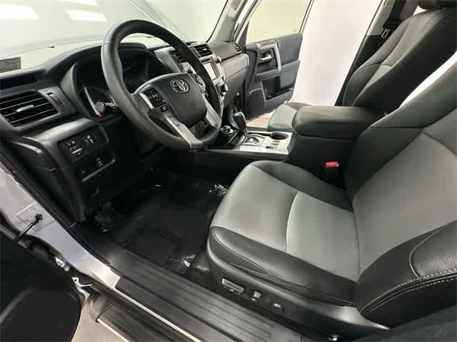 2019 Toyota 4Runner SR5 16