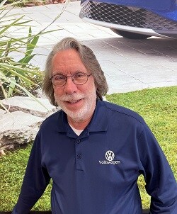 Staff member Carl Nincke from ID_14cdcdbad943