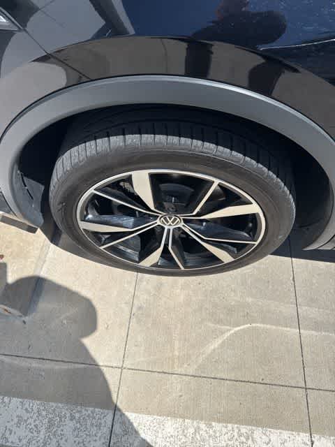 Thumbnail: 2022 Volkswagen Tiguan - 9