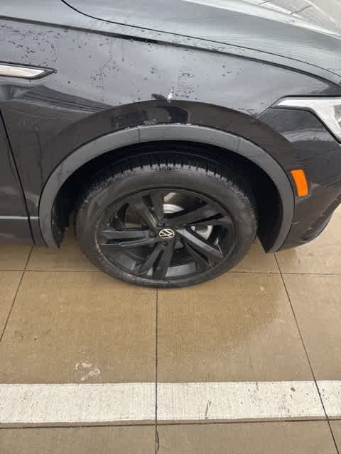 2024 Volkswagen Tiguan SE R-Line Black photo 3