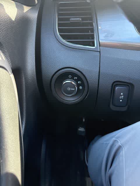 Thumbnail: 2016 Ford Taurus - 18