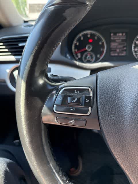 Thumbnail: 2013 Volkswagen Passat - 16