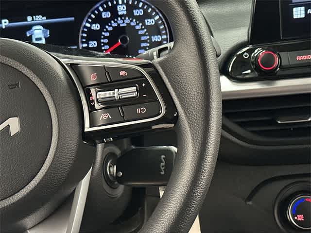 Thumbnail: 2023 Kia Forte - 9