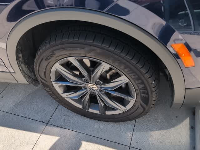 Thumbnail: 2022 Volkswagen Tiguan - 7