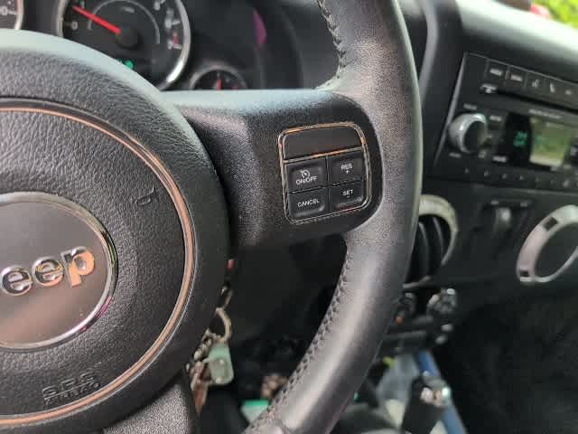 Thumbnail: 2015 Jeep Wrangler - 17