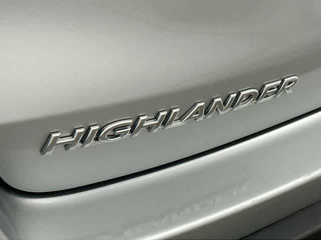 Thumbnail: 2017 Toyota Highlander - 31