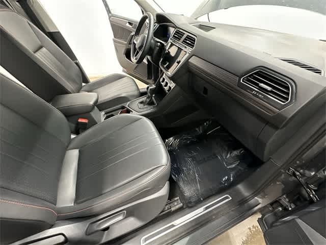 Thumbnail: 2024 Volkswagen Tiguan - 20