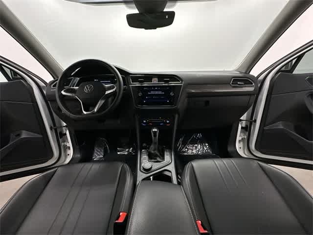 Thumbnail: 2022 Volkswagen Tiguan - 22