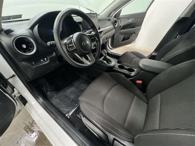 Thumbnail: 2020 Kia Forte - 14