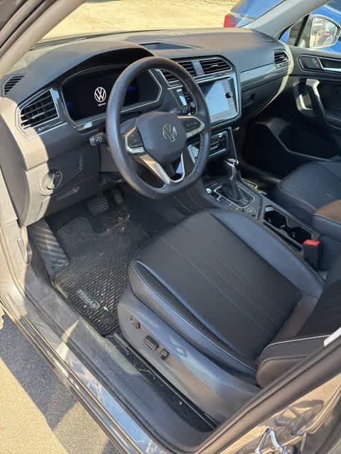 Thumbnail: 2022 Volkswagen Tiguan - 8