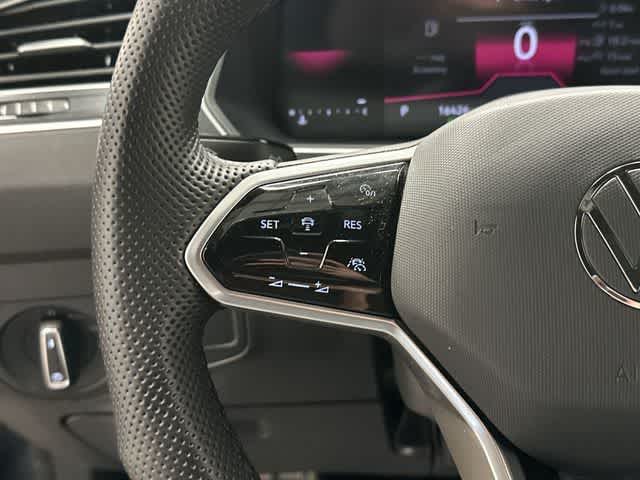 Thumbnail: 2024 Volkswagen Tiguan - 9