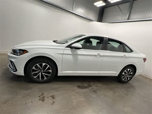 Thumbnail: 2025 Volkswagen Jetta - 2